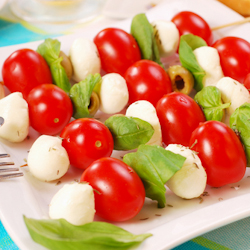mozzarella tomato basil snackers