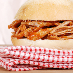 shredded bbq chicken bagel sandwiches