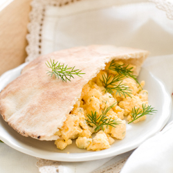southwestern egg pita pockets